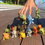 finger-biting dinosaur (2)